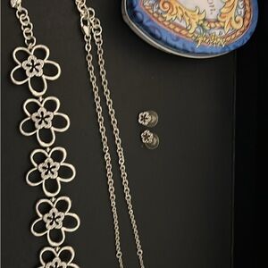 Elegant Silver Floral Jewelry Set